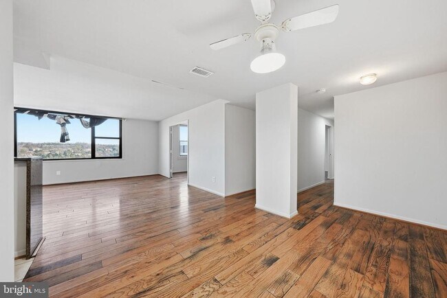 Building Photo - 4600 Duke St