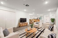 Building Photo - (Ellie:B) Promenade West – Unit #208