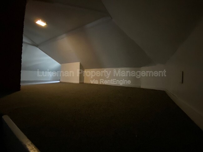 Building Photo - 1020 W Kalamazoo Ave