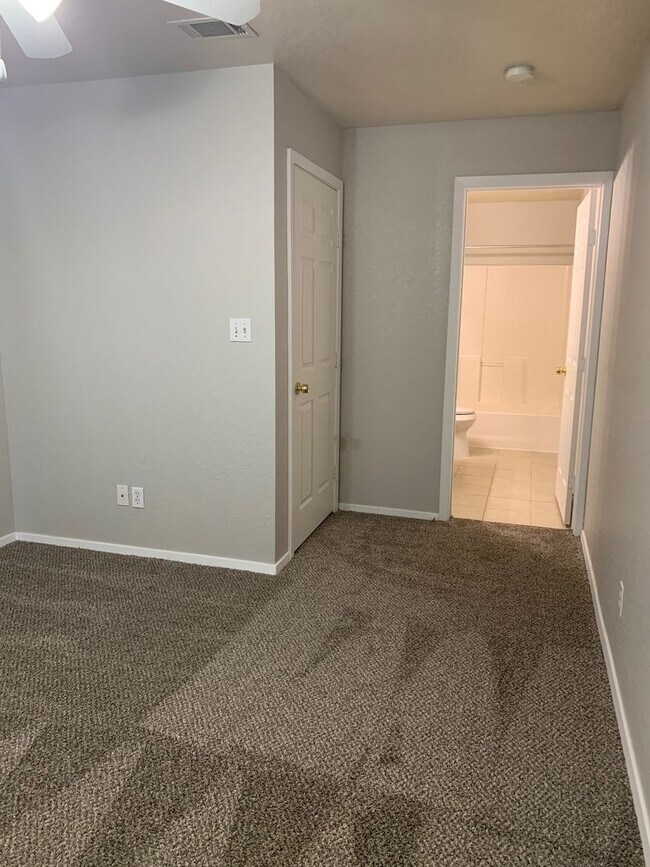 Building Photo - 2206 Pennsylvania Ave