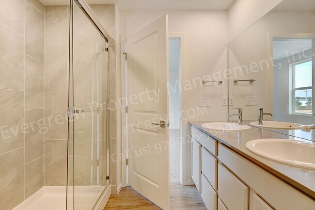 Building Photo - 4954 Denys Dr.