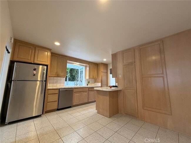 Building Photo - 27845 Hawthorne Blvd