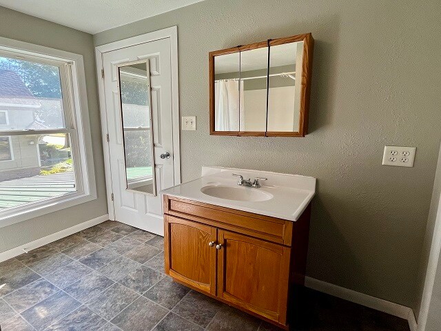 Building Photo - 315 Walnut St