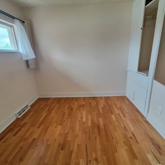 Building Photo - 3 Bedroom Home in Frederick - Available Now!