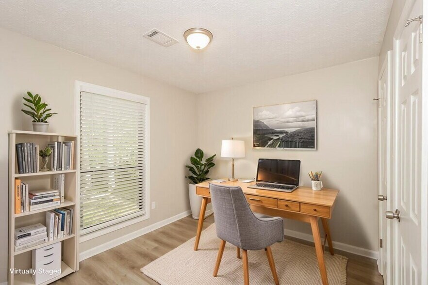 Building Photo - 3263 Mustang Dr