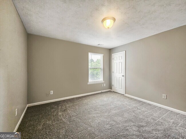 Building Photo - 4723 Beau Point Ct SW