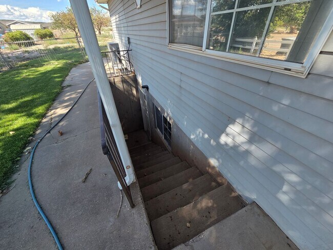 Building Photo - 1534 W 8050 N