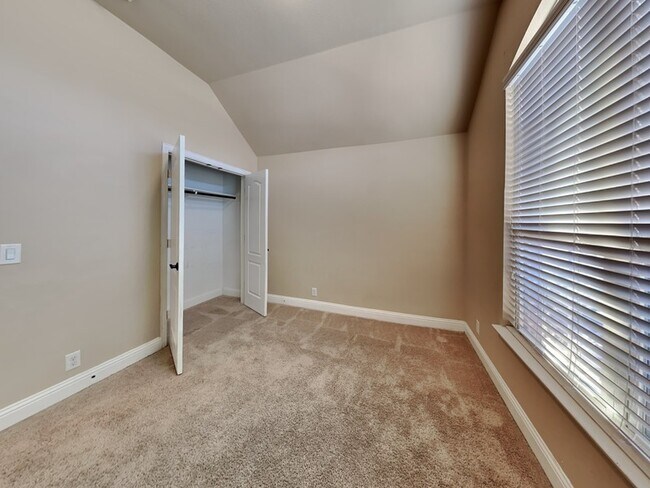 Building Photo - 3403 Cedar Ln
