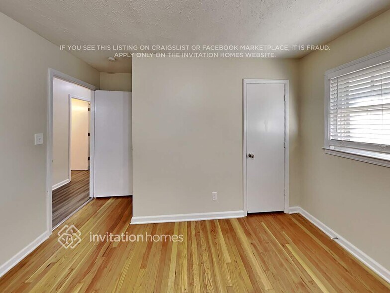 Building Photo - 2926 Pine Hill Dr