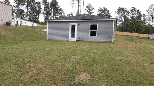 Building Photo - 2406