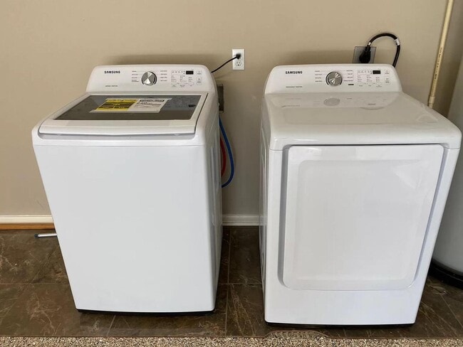 Building Photo - 183 Kleberg Ave