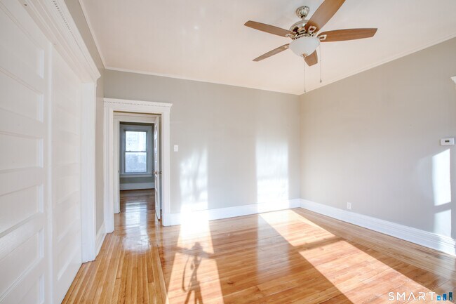 Building Photo - 325 Chestnut St