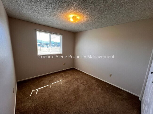 Building Photo - 500 W Golden Sun Ct