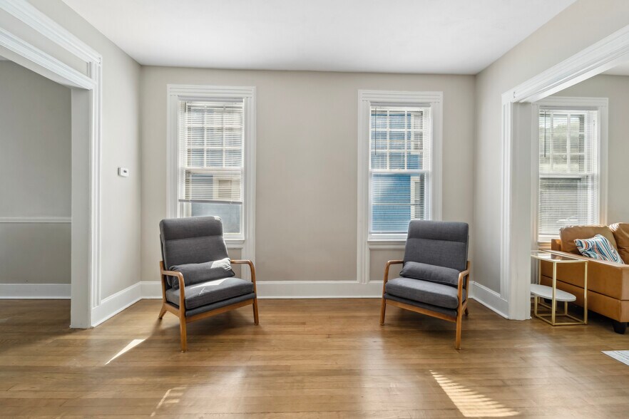 Building Photo - 95 Leroy St