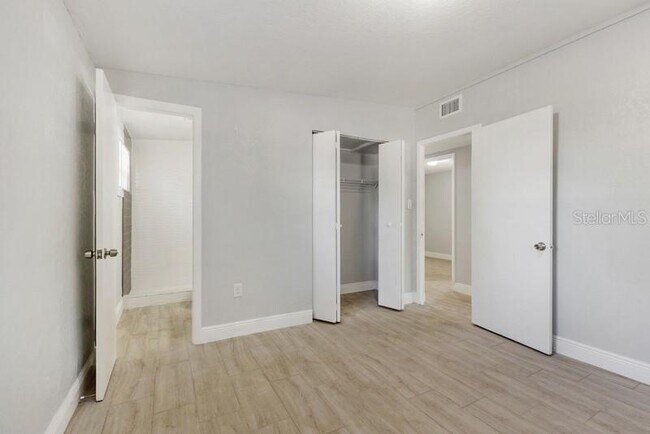 Building Photo - 1325 Windsor Way