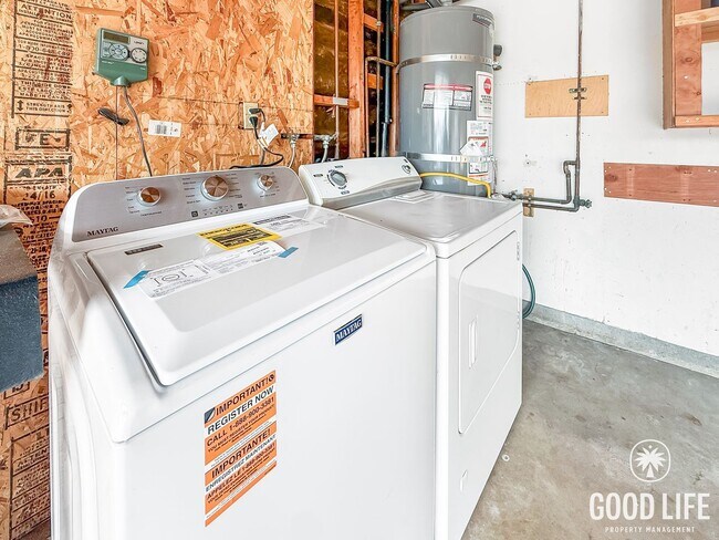 Building Photo - Upgraded 3BR/2BA Home with Garage, Driveway & Large Backyard – Paradise Hills!