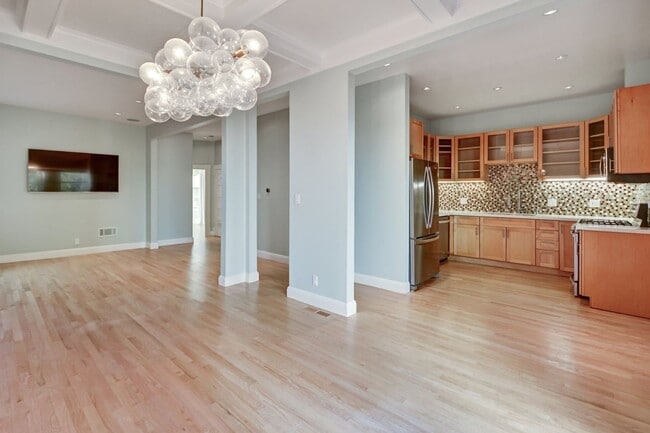 Building Photo - Your home sweet home in San Francisco is in the Noe Valley Neighborhood!