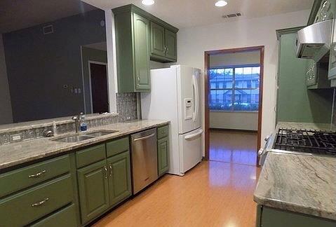 Building Photo - 509 Meadowbrook Dr