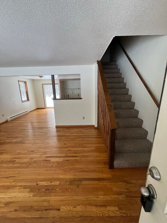 Building Photo - 877 Loon Lake Rd