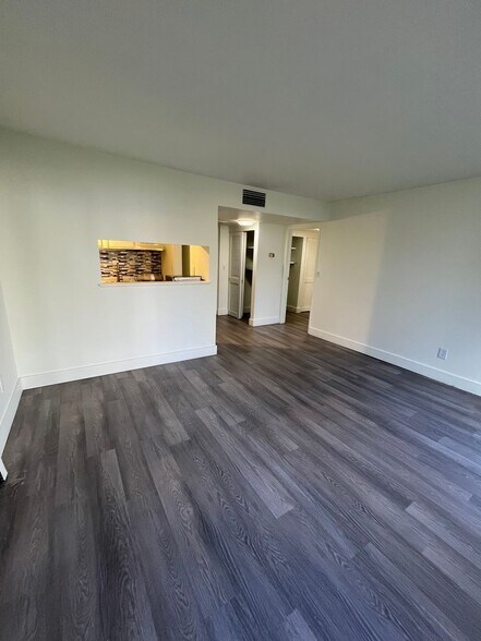 Primary Photo - 7290 W Dean Rd