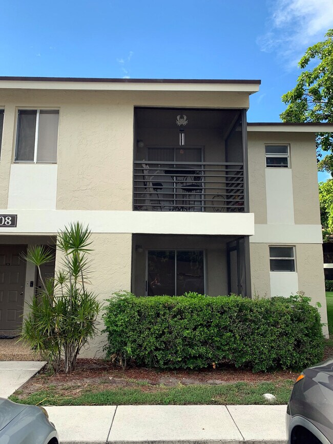 Building Photo - 508 Gardens Dr