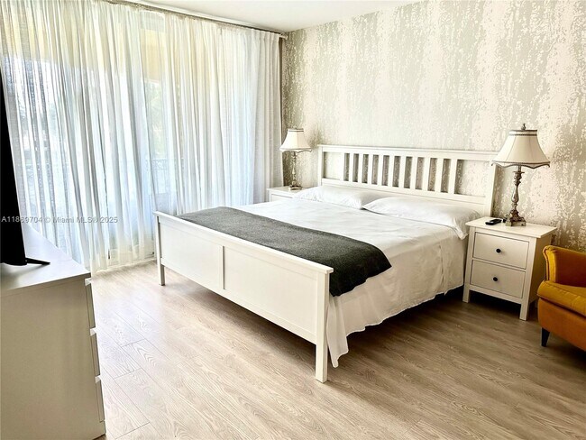 Building Photo - 201 Golden Isles Dr