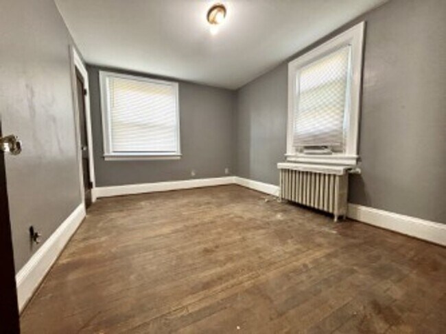 Building Photo - Ingleside