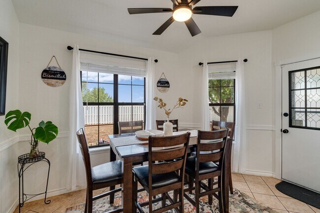 Building Photo - Beautiful 3-Bedroom home!