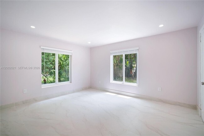 Building Photo - 2456 Jackson St