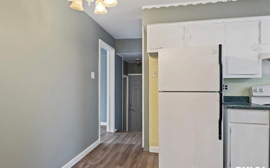 Building Photo - 1127 N 6th St