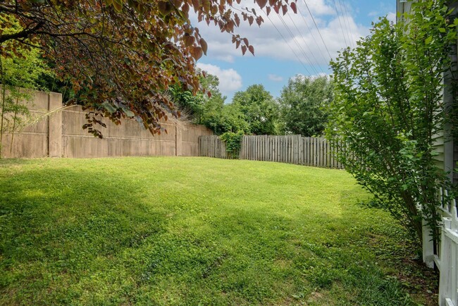 Building Photo - Welcome to your perfect rental in the hear...