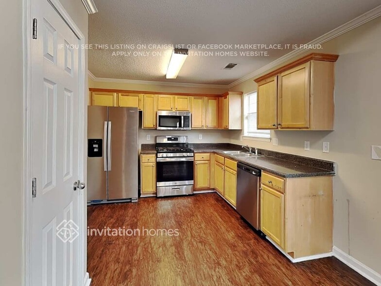 Building Photo - 6942 Foxmoor Way