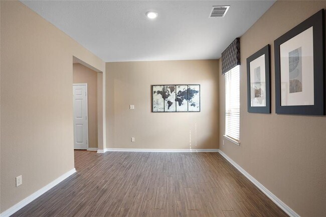 Building Photo - 2210 Thunderbolt Peak Dr