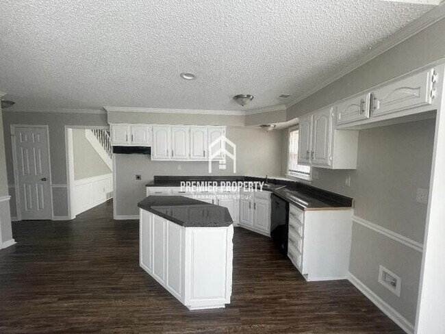 Building Photo - 1585 Wood Farms Dr