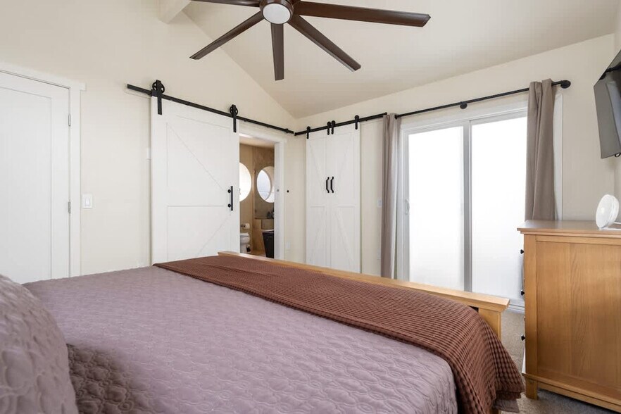 Building Photo - 301 Crocus Ct