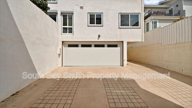 Building Photo - 122 S Guadalupe Ave