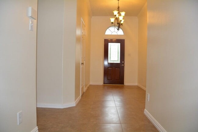 Building Photo - 8047 High Hollow Ln