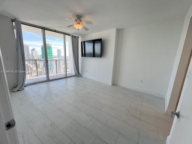 Building Photo - 1750 N Bayshore Dr