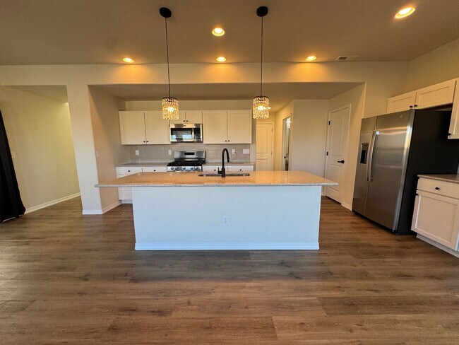 Building Photo - Spacious 3-Bedroom, 3-Bathroom Two-Story Home with Modern Finishes & Fenced Yard