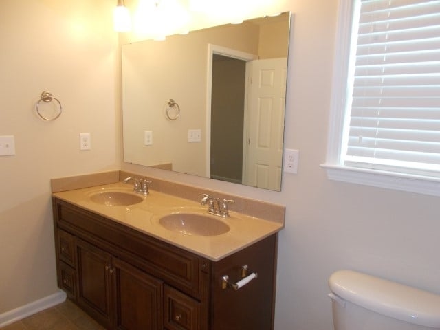 Building Photo - 147 Collenton Ln