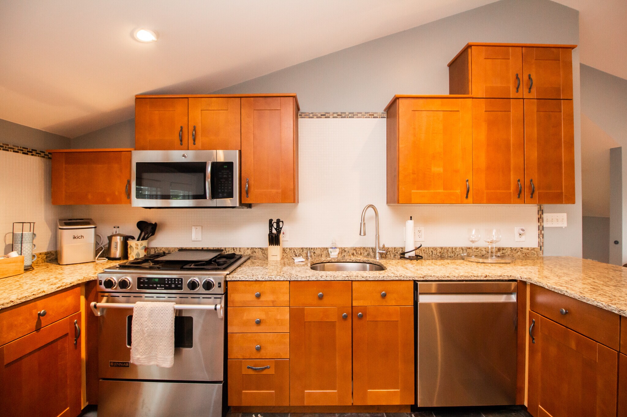 Building Photo - 247 Savin Hill Ave