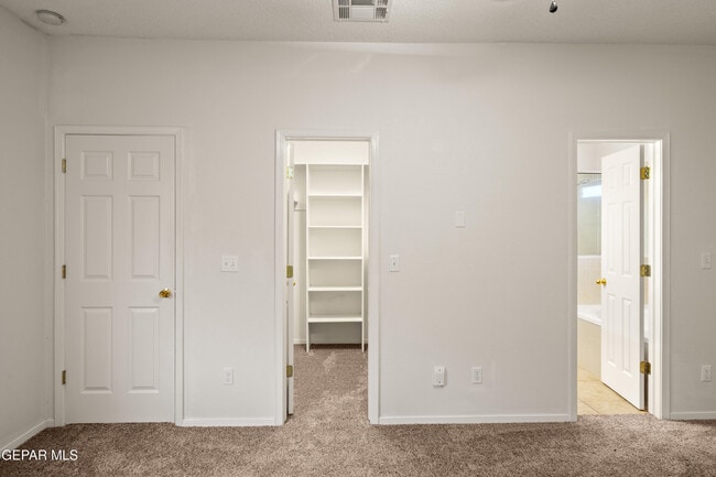 Building Photo - 5376 Jose Duran Ln
