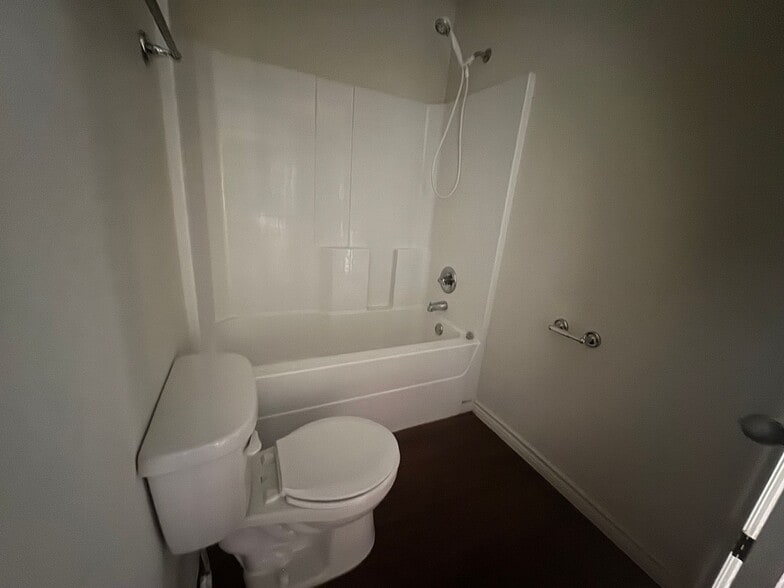 Building Photo - 1537 Justin Lp