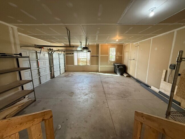 Building Photo - 18145 Shoreline Ct