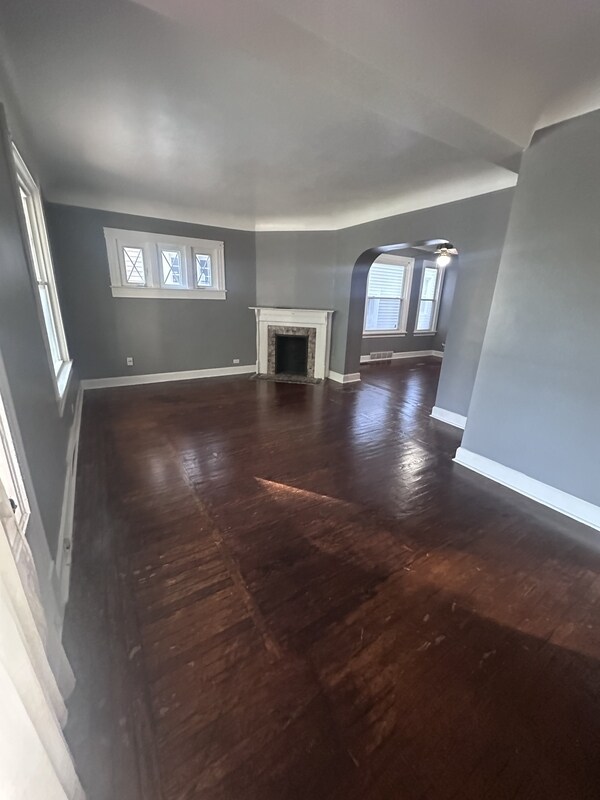 Primary Photo - 3816 Archwood Ave