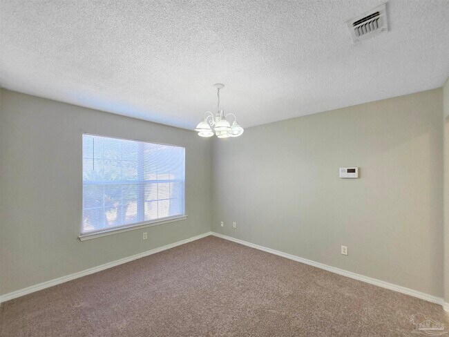 Building Photo - 1638 Dee's Rd