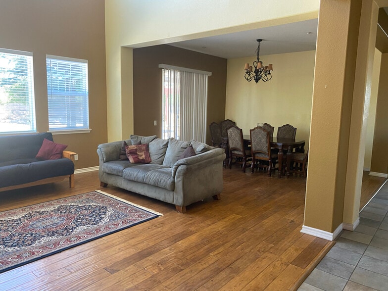 Building Photo - 17 S La Salle St