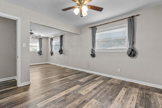 Building Photo - Spacious 4-Bedroom Home with Modern Updates