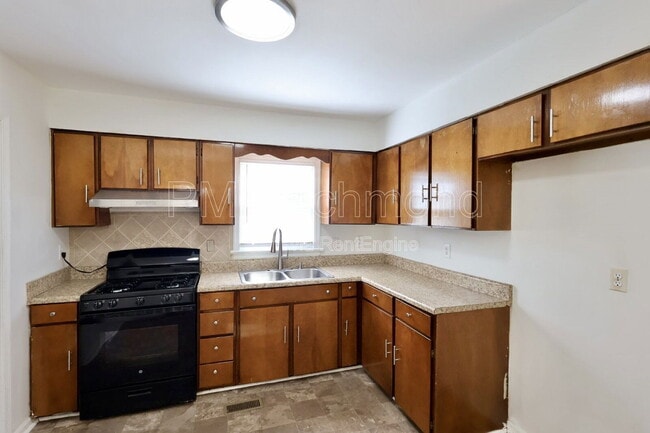 Building Photo - 2728 Grantwood Rd