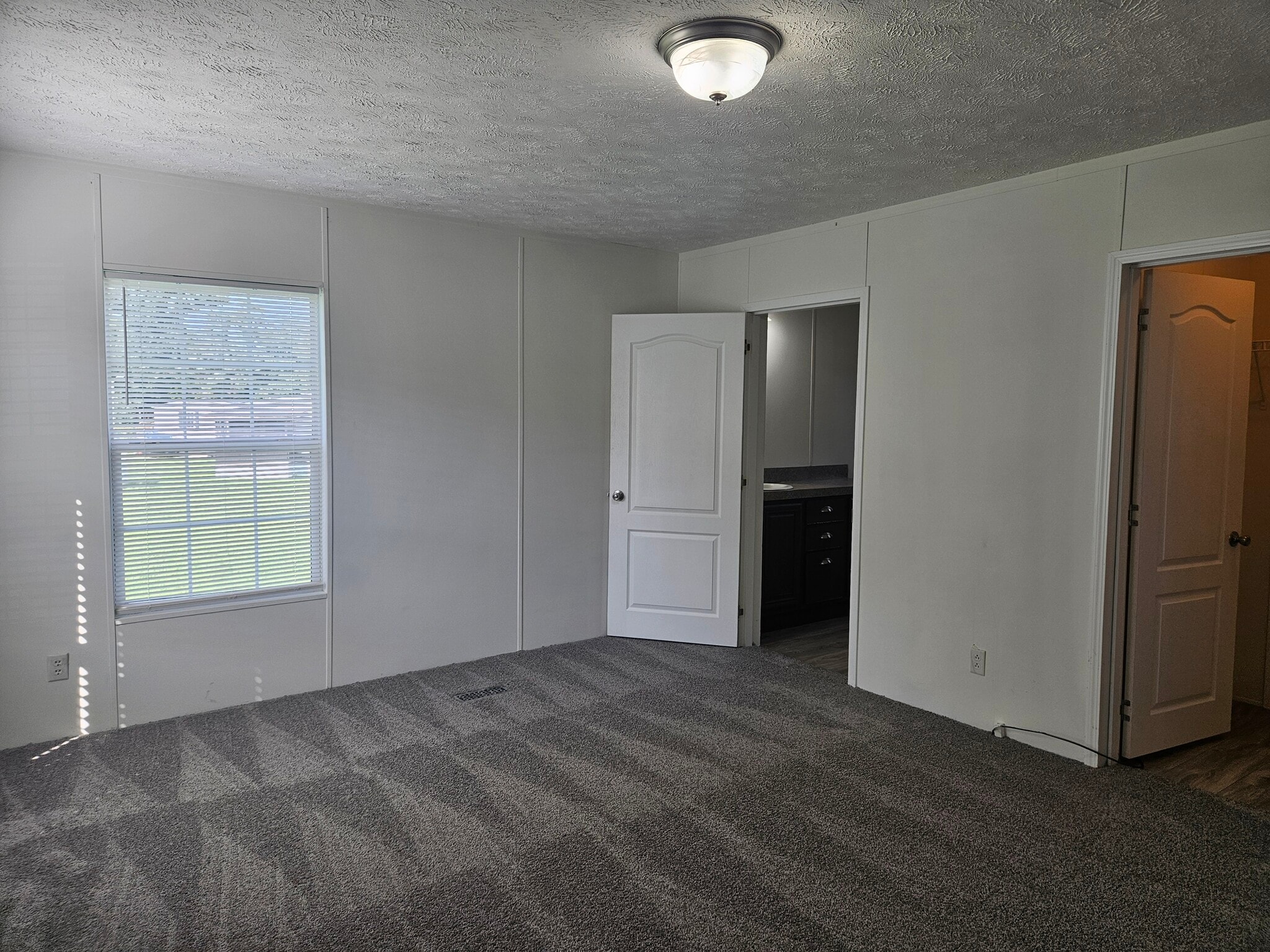 Building Photo - 240 Camden Crossing